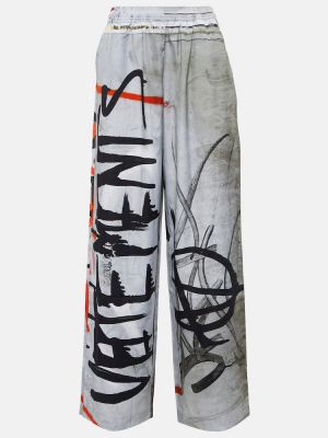 Памучни спортни панталони с принт Vetements сиво