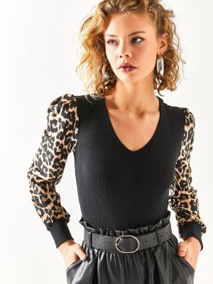 Блуза с леопардов принт с v-образно деколте Olalook черно