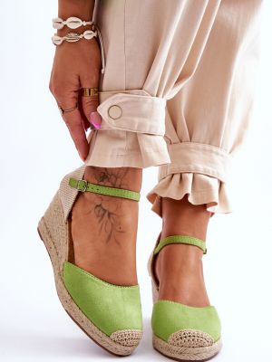 Велурени сандали с клин ток Kesi зелено