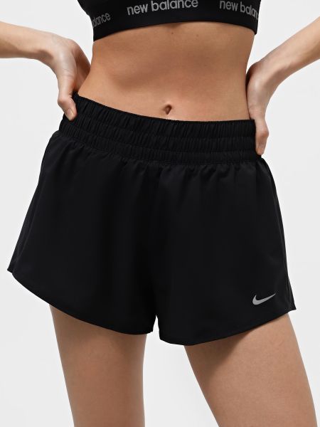 Черные спортивные шорты Nike