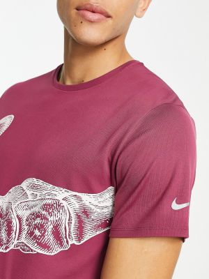 Футболка с принтом Nike фиолетовая