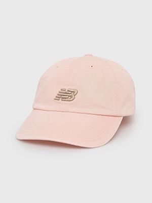 Памучна шапка с апликация New Balance розово