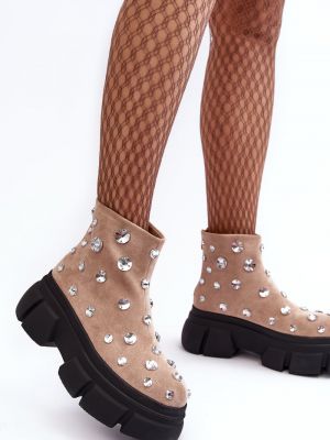 Pantofi din piele de căprioară cu căptușeală de cristal Kesi bej