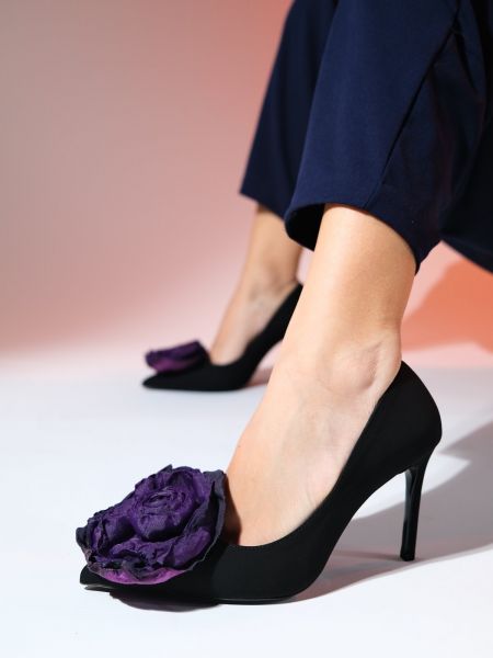 Ниски обувки с ток на цветя Luvishoes черно