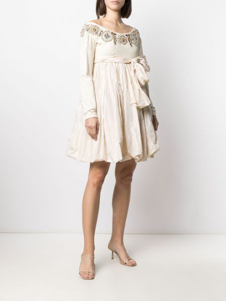 Oversized šaty s mašlí s korálky A.n.g.e.l.o. Vintage Cult bílé