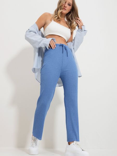 Spodnie relaxed fit Trend Alaçatı Stili niebieskie