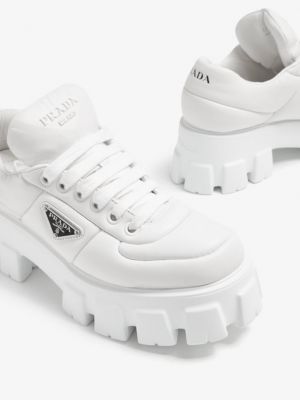 Кожаные туфли Prada белые