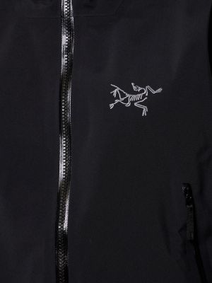 Chaqueta con capucha Arc'teryx negro