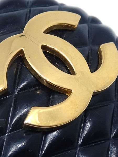 Dygsniuotos auskarai Chanel Pre-owned