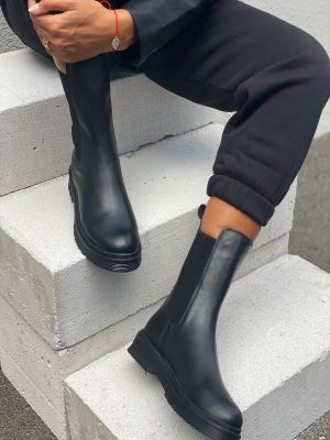 Členkové topánky İnan Ayakkabı čierna