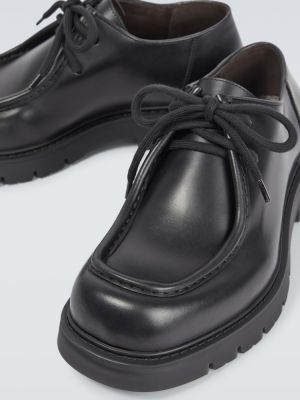 Usnjene usnjene nizki čevlji z vezalkami Bottega Veneta črna