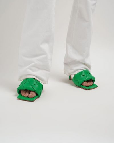 Sandali di pelle intrecciate Bottega Veneta verde