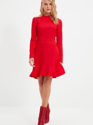 Koktejlkové šaty Trendyol červená