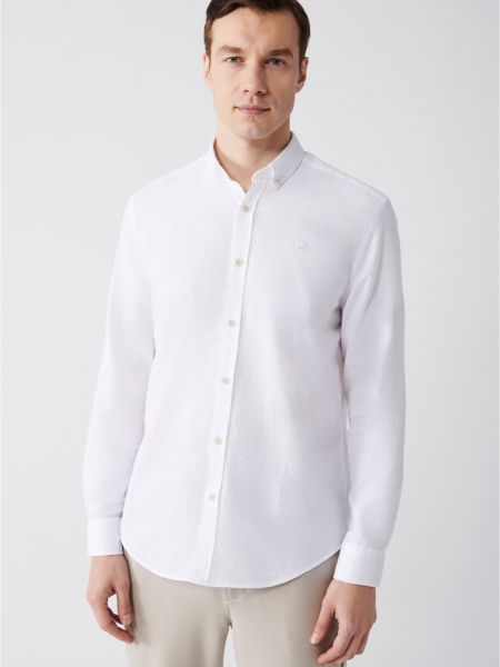 Bavlnená priliehavá košeľa na gombíky Avva biela