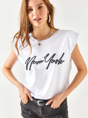 Памучна тениска бродирана Olalook бяло
