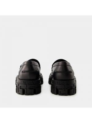 Loafers de cuero Versace