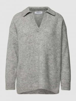 Dzianinowy sweter z dekoltem w serek Msch Copenhagen srebrny