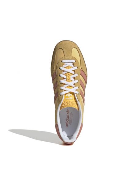 Klassischer sneaker Adidas Gazelle gelb