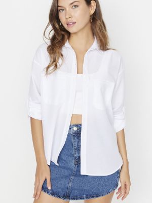 Biała koszula z kieszeniami Trendyol