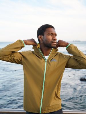 Легкая куртка Nike зеленая