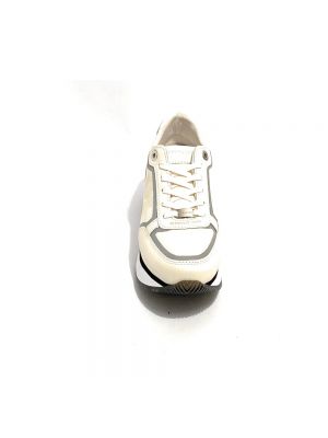 Sneakersy zamszowe na koturnie Apepazza białe
