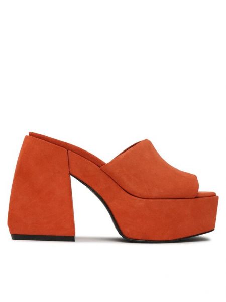 Sandály na klínovém podpatku Pinko oranžové