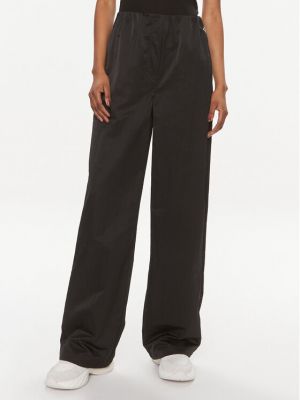 Pantaloni cu croială lejeră Calvin Klein Jeans negru