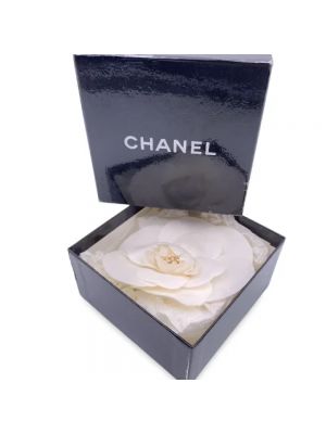 Jedwabna broszka Chanel Vintage biała