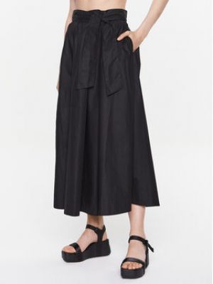 Priliehavá sukňa Sisley čierna