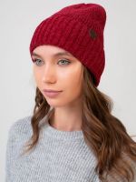 Червоні жіночі шапки