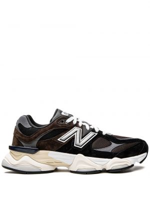 Toppi New Balance ruskea