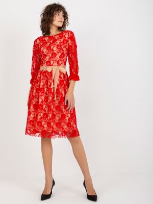 Čipkované šaty Fashionhunters červená