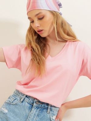Тениска с v-образно деколте Trend Alaçatı Stili розово