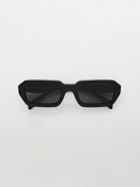 Черные очки солнцезащитные Prada