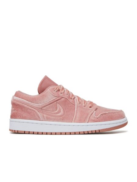 Бархатные кроссовки Air Jordan розовые