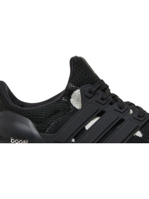 Кроссовки в горошек Adidas UltraBoost черные