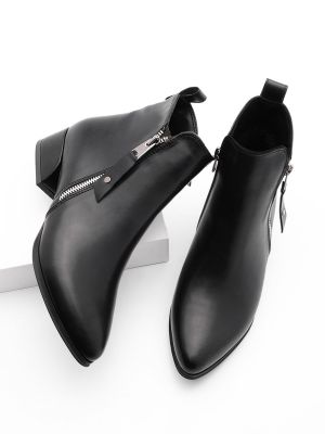 Kotníkové boty s ostrou špičkou Marjin černé