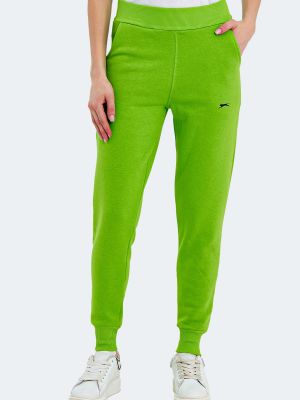 Slim fit teplákové nohavice Slazenger zelená