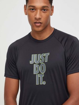Tričko s potiskem Nike černé