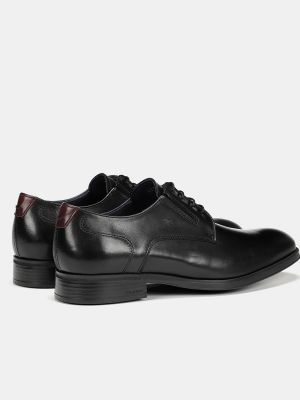 Кожаные туфли на шнуровке Fluchos черные