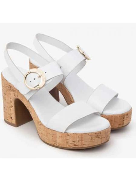 Elegante sandalias de cuero Nerogiardini blanco