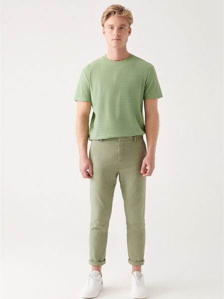 Pantaloni chino de in cu croială lejeră Avva verde
