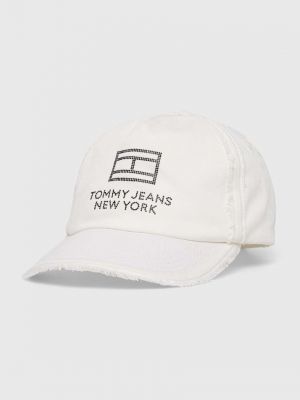Шапка с козирки с апликация Tommy Jeans бяло
