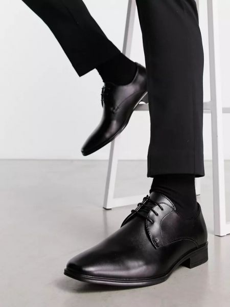 Кожаные туфли на шнуровке в деловом стиле Office черные