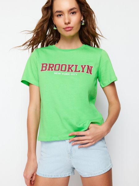 Dzianinowa koszulka bawełniana z nadrukiem Trendyol zielona