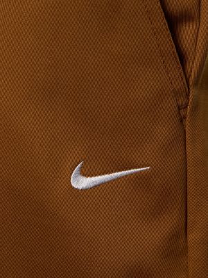 Памучни chino панталони Nike кафяво
