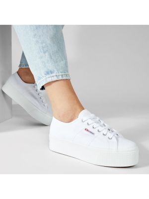 Пухени ниски обувки Superga бяло