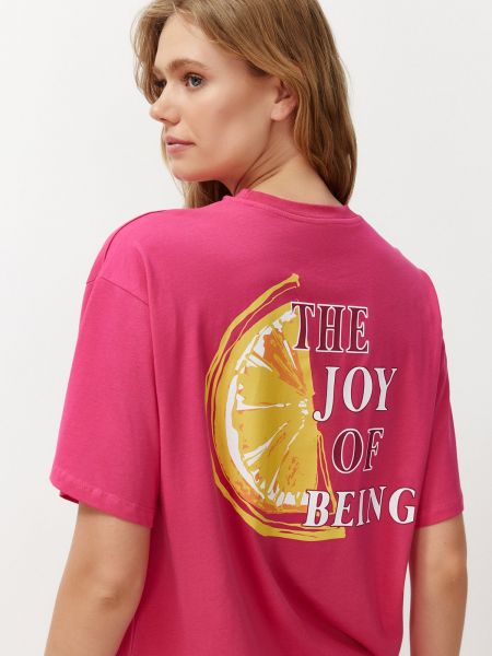 Плетена памучна тениска с принт Trendyol розово
