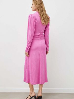 Dlouhé šaty Gestuz růžové