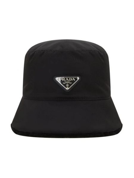 Czarna czapka Prada